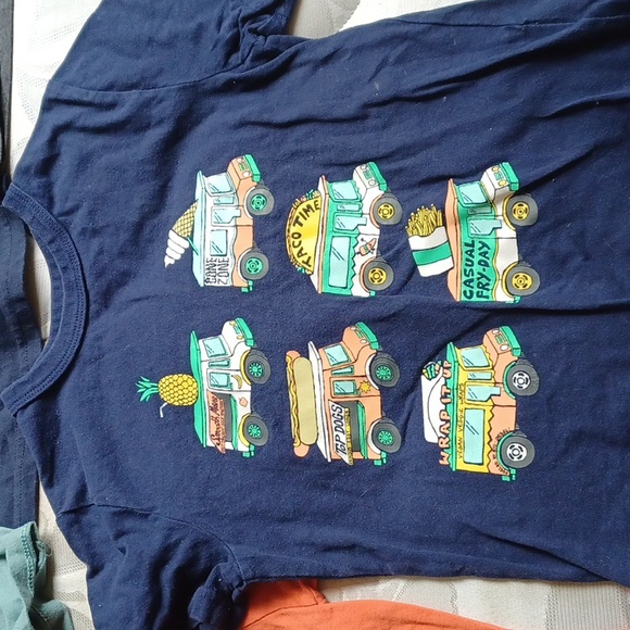 Bundle of 16 boys short sleeve tee shirts 5T, Old Navy, GAP, Garanamials… - Picture 5 of 16
